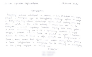 Pragniemy serdecznie podziękować za okazaną w dniu 29.04.2023 nam asystę policyjną w transporcie syna do Uniwersyteckiego Dziecięcego Szpitala Klinicznego w Białymstoku, który podczas nieszczęśliwego wypadku stracił środkowy palec lewej dłoni. W szpitalu w Ełku został opatrzony i kazano nam udać się do Białegostoku, ponieważ organizacja transportu zajęłaby około trzech godzin. W drodze zadzwoniliśmy pod numer 112 i poprosiliśmy operatora o asystę policyjną, ponieważ ruch na drodze nie pozwalał na szybkie i bezpieczne dotarcie na miejsce. W eskorcie na miejsce pomagali nam funkcjonariusze z Moniek – starszy sierżant Paweł Wysocki oraz sierżant sztabowy Bartosz Jarosz, a także funkcjonariusze z Białegostoku. Bez ich interwencji nie dotarlibyśmy na czas, który odgrywał tu kluczową rolę. Dziękujemy