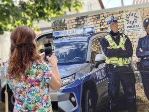 policjanci na festynie Dni Knyszyna