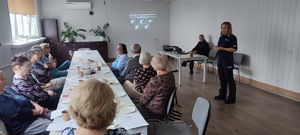 Komenda Powiatowa Policji w Mońkach zorganizowała debatę społeczną pn. „Porozmawiajmy o bezpieczeństwie. Możesz mieć na nie wpływ!”. Debata skierowana była do seniorów z Moniek.