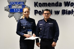 funkcjonariusze policji
