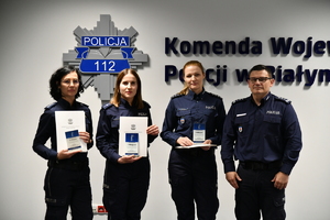 funkcjonariusze policji