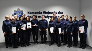 funkcjonariusze policji