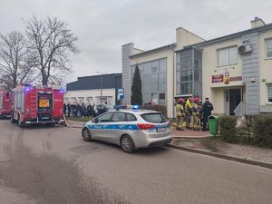 funkcjonariusze oraz pracownicy