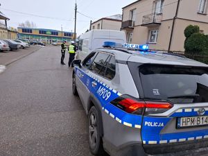 policji podczas kontroli drogowej